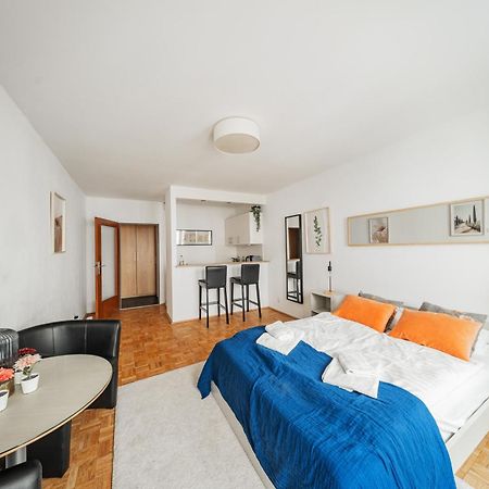 Studio Next To Karlskirche #17 Apartment Wina Bagian luar foto