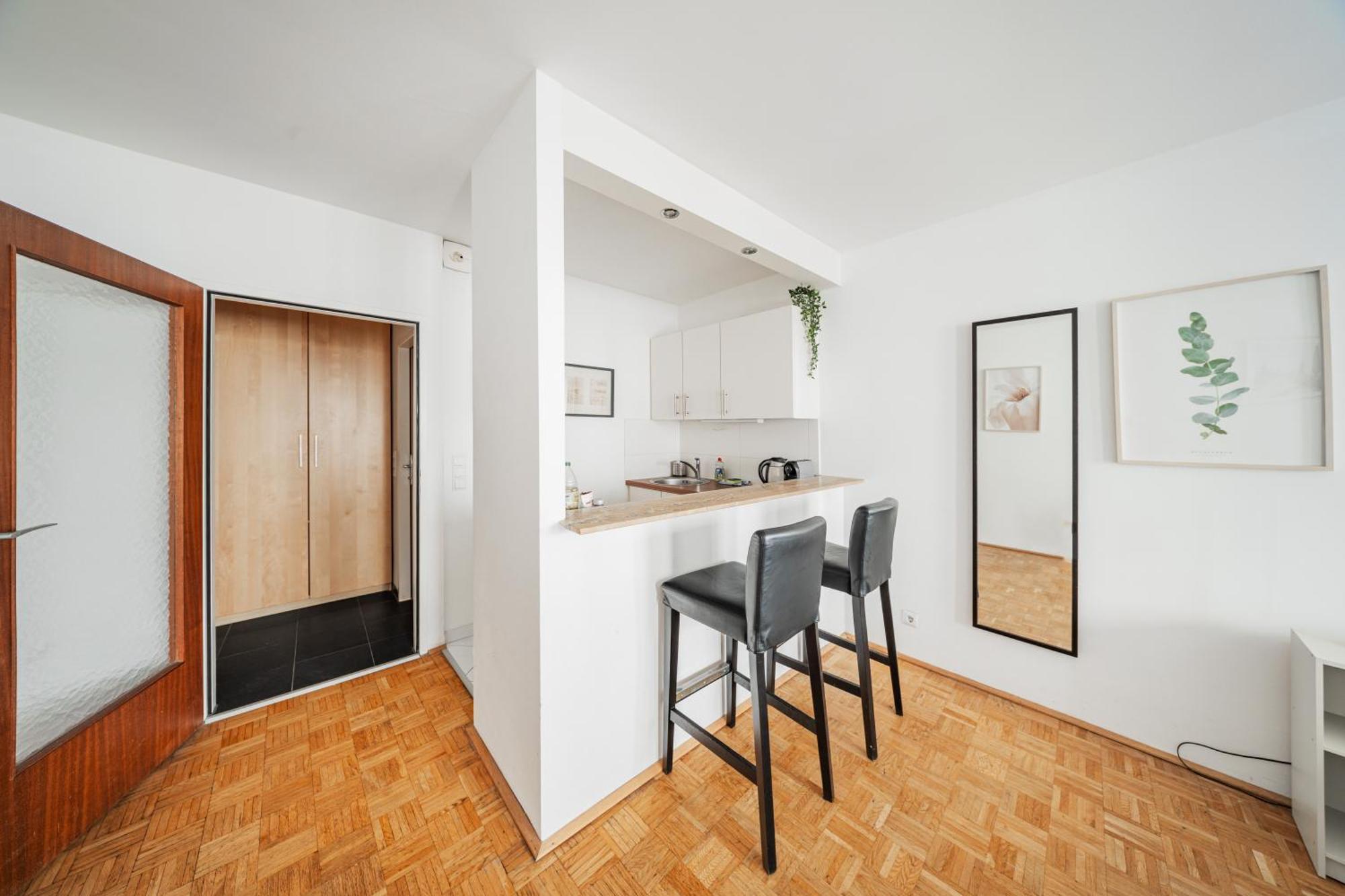 Studio Next To Karlskirche #17 Apartment Wina Bagian luar foto